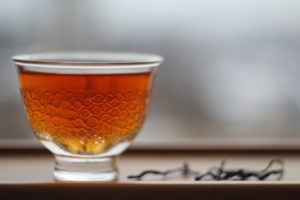 Высокогорный Рубиновый чай естественной скрутки. Алишань (Тайвань).