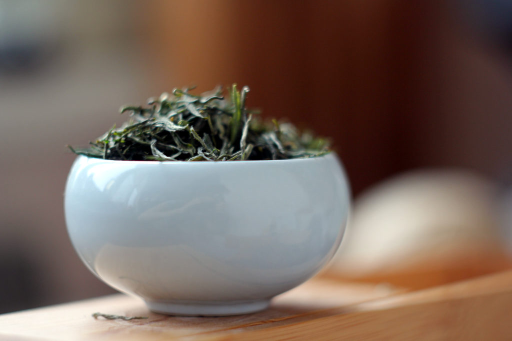 Пропаренный зеленый чай из Эньши (Китай).